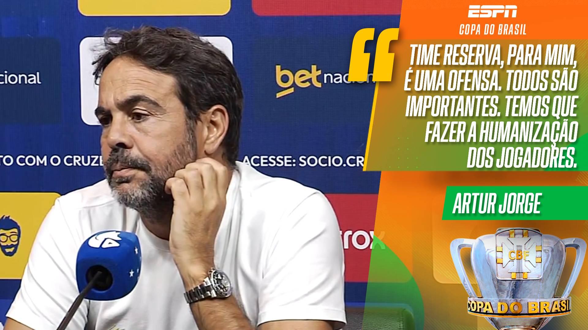 Equipe reserva? Artur Jorge explica por que se sente 'ofendido' com esses termos e fala sobre rodízios no Cruzeiro: 'Se tiverem que jogar cinco ou 105'