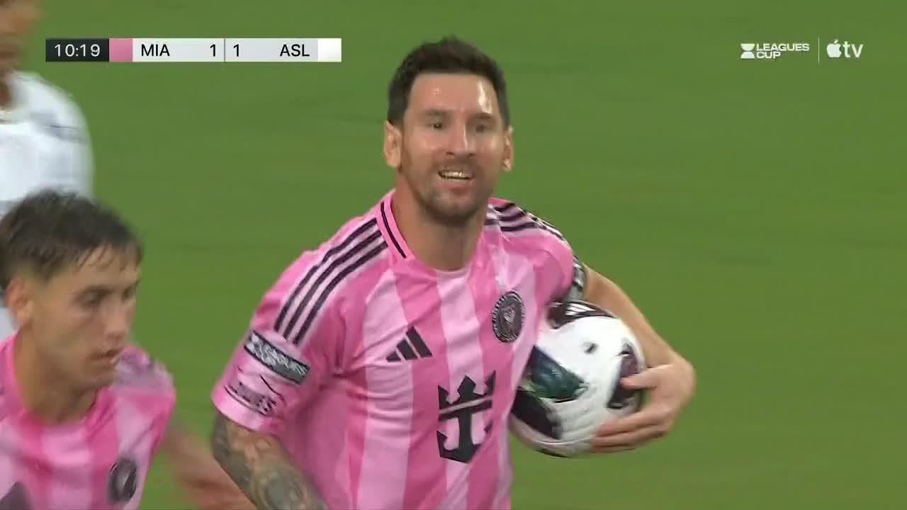 Golazo de Messi para empatar el partido ante San Luis
