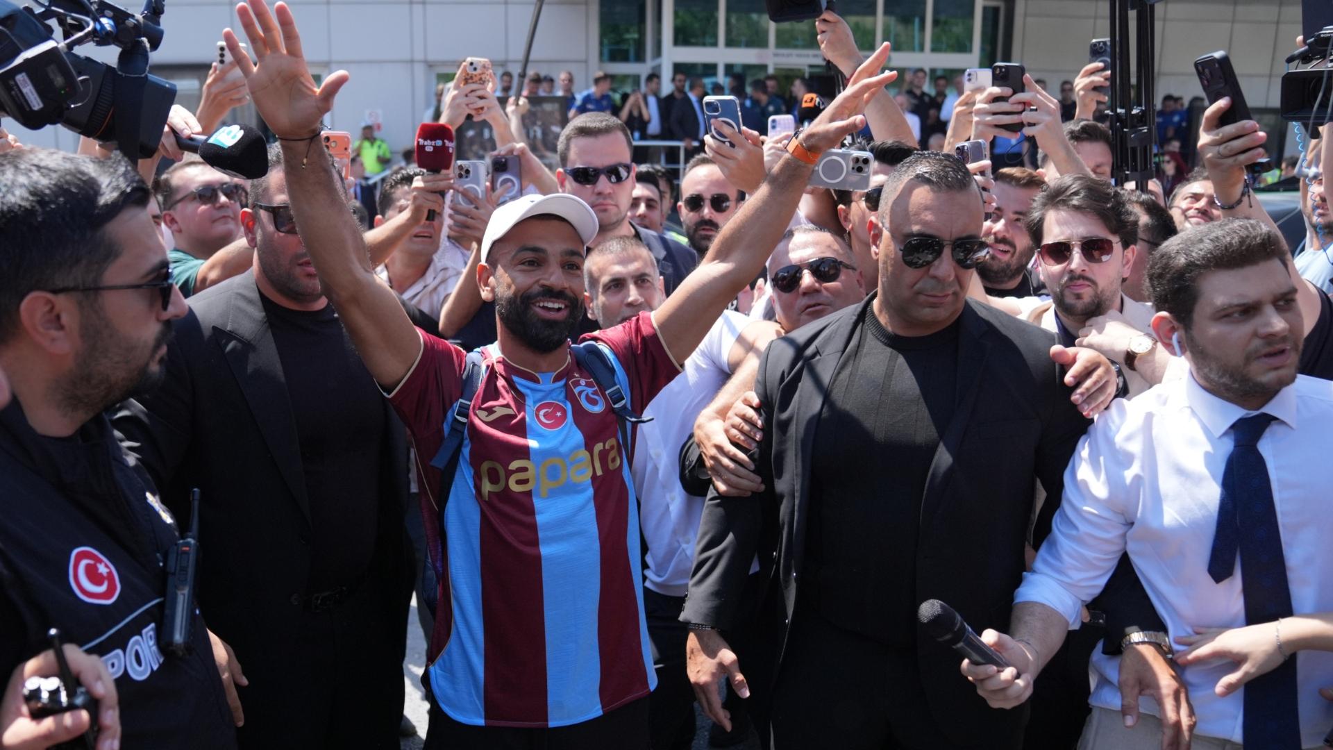 Huge crowds greet Salah in Turkey ahead of Trabzonspor move