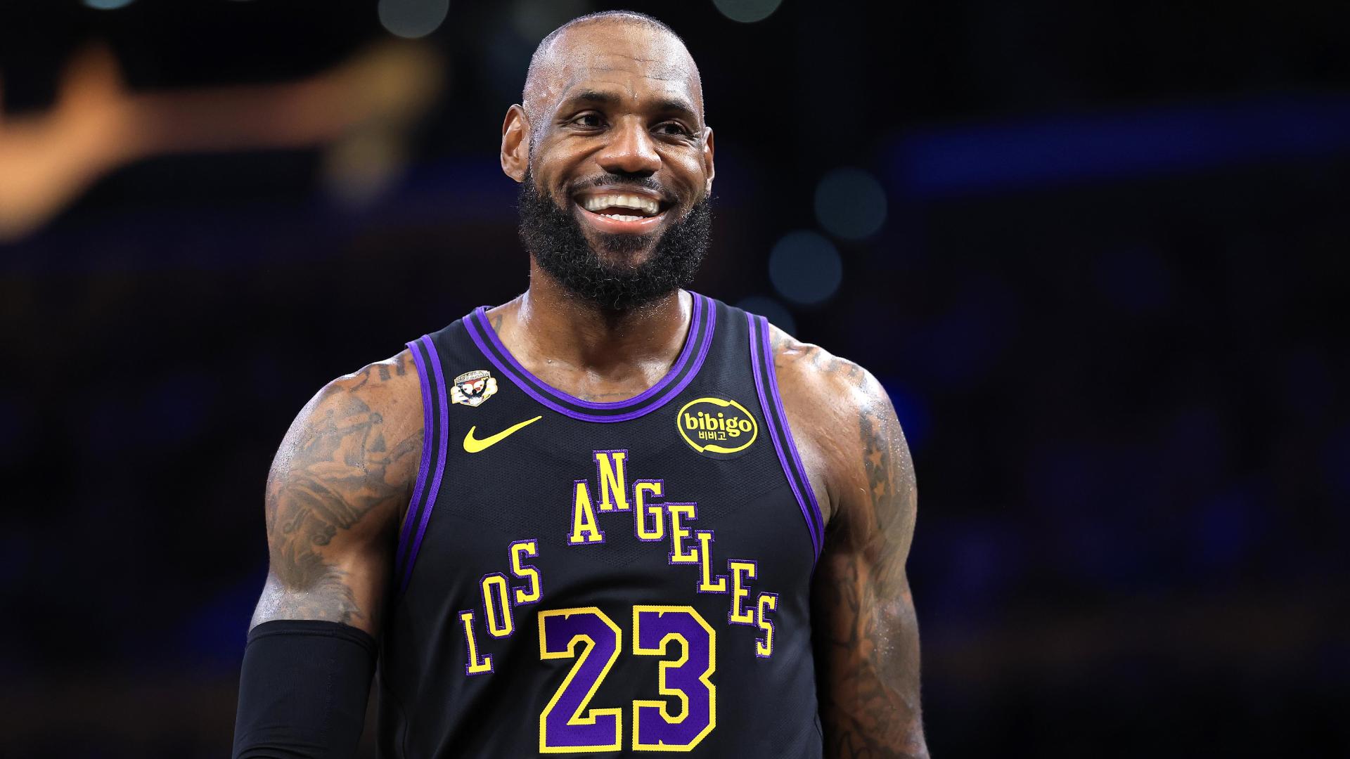 O Rei chegou no Philadelphia 76ers! Veja os melhores momentos de LeBron James na temporada 2025-26