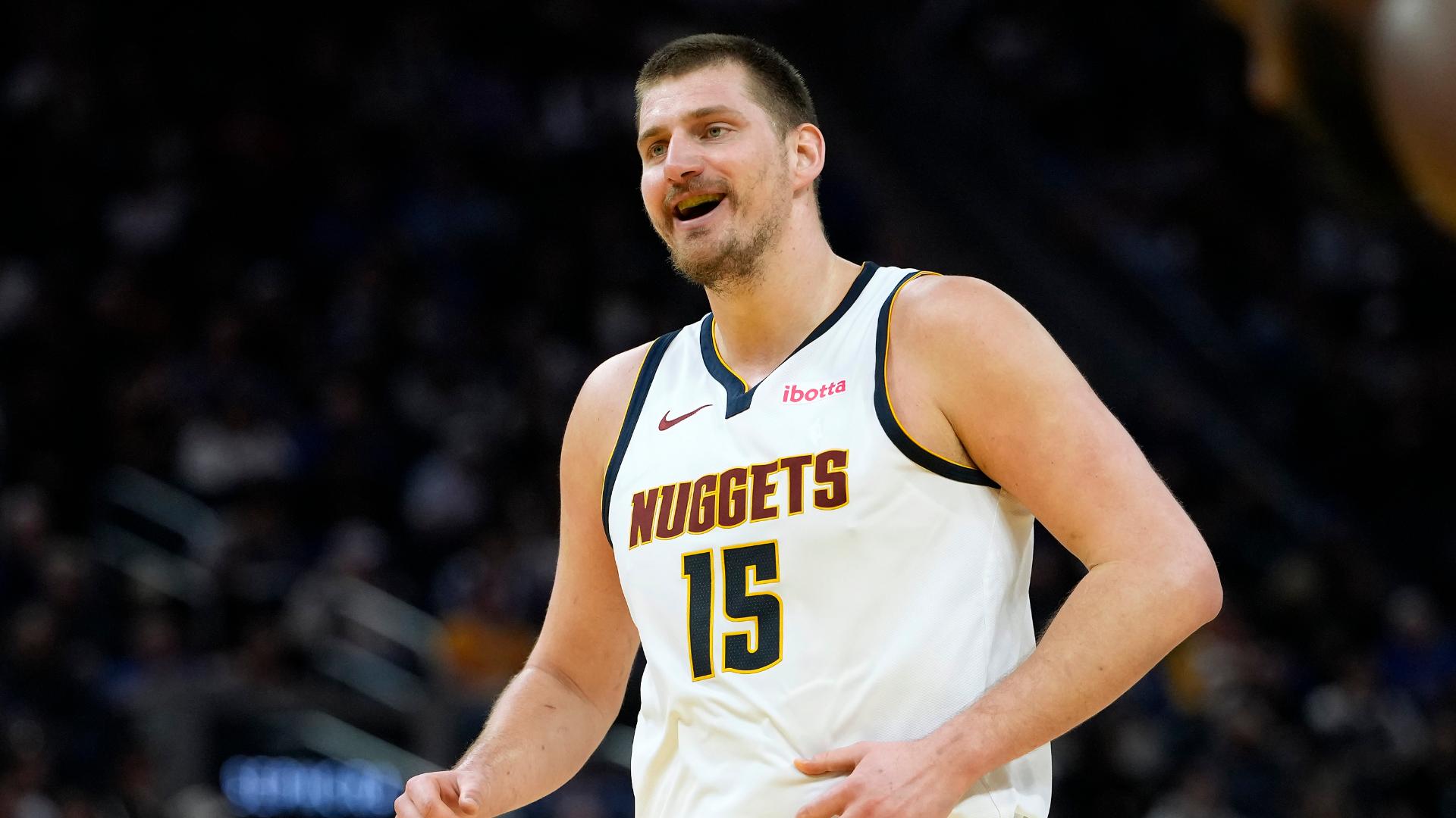 Magia pura! Veja os melhores momentos de Nikola Jokic na temporada 2025-26 pelo Denver Nuggets