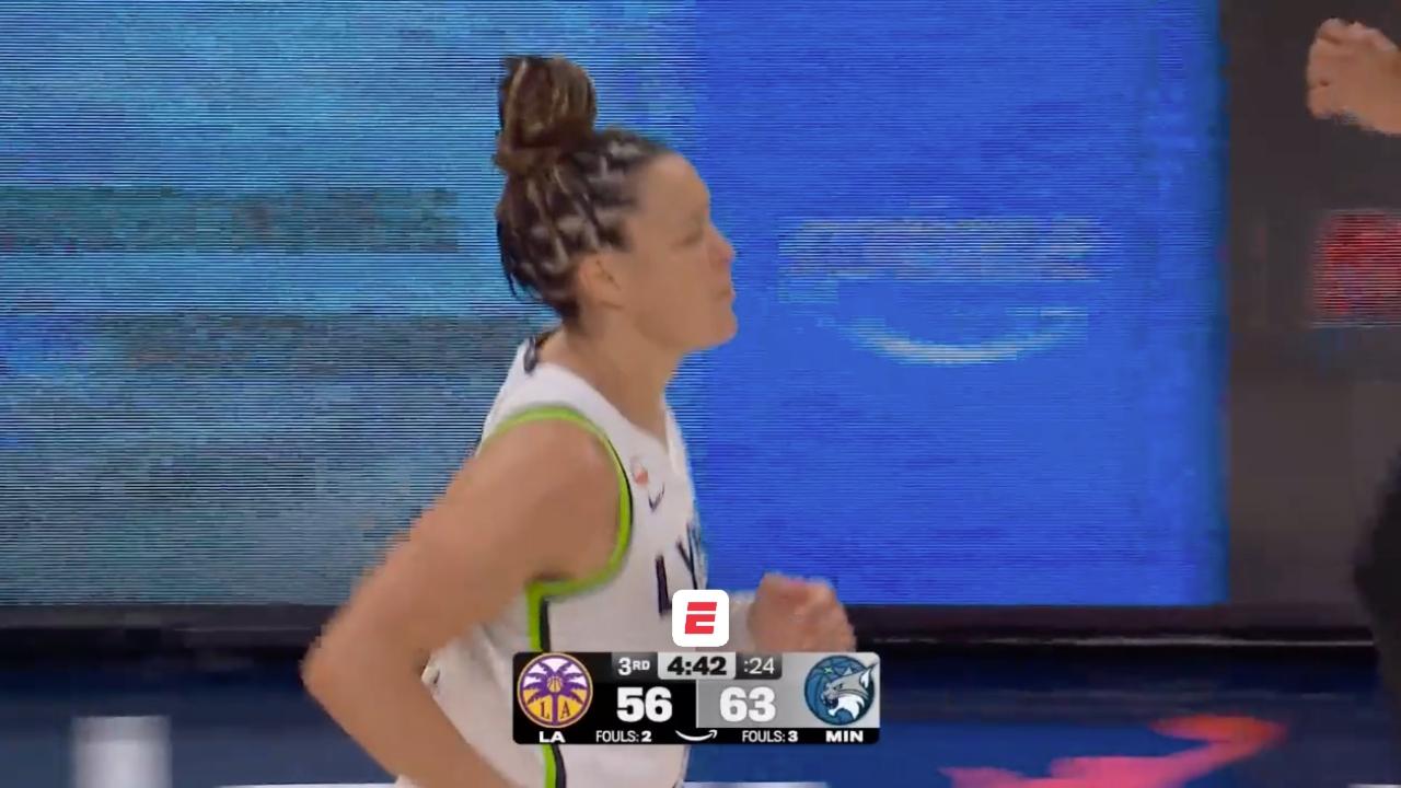 Kayla McBride encesta un triple