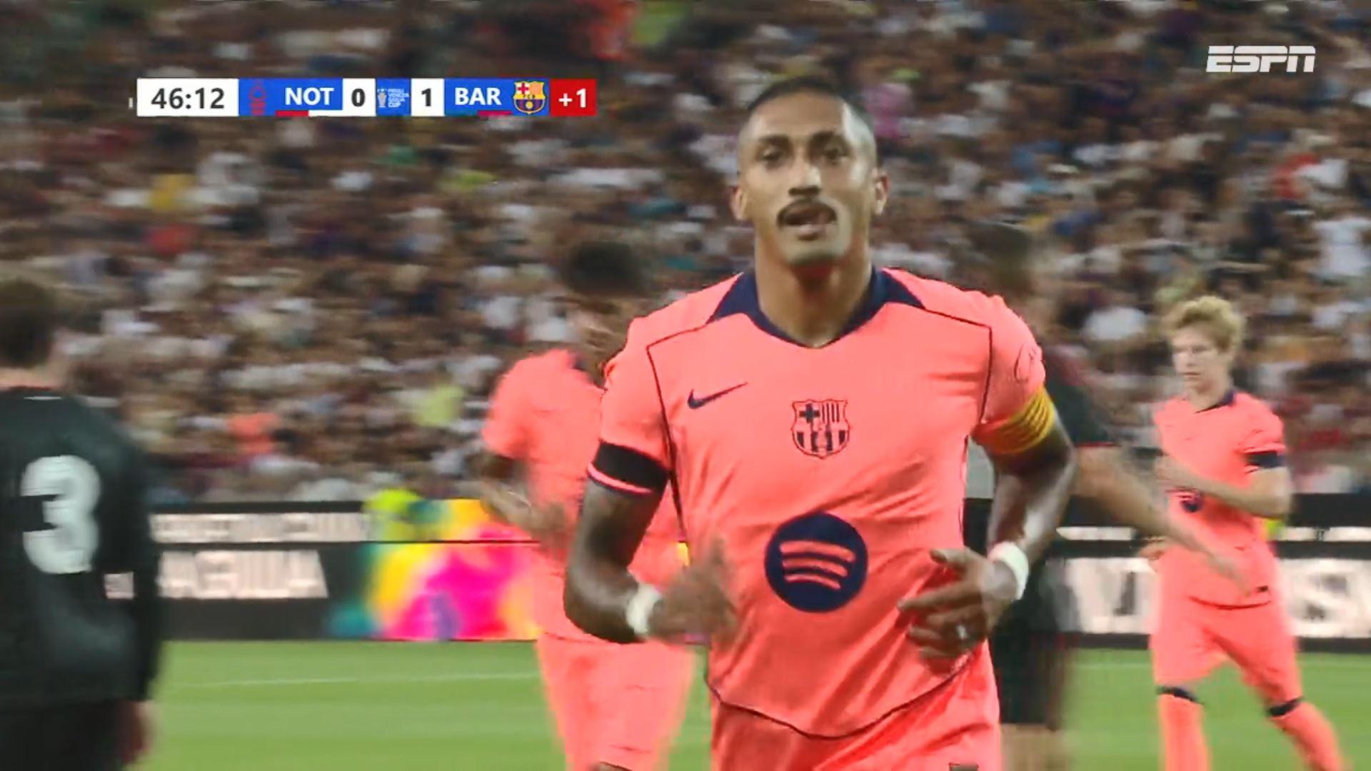 Gol do Barcelona! 'Gelado', Raphinha chuta forte e converte pênalti no último lance do jogo