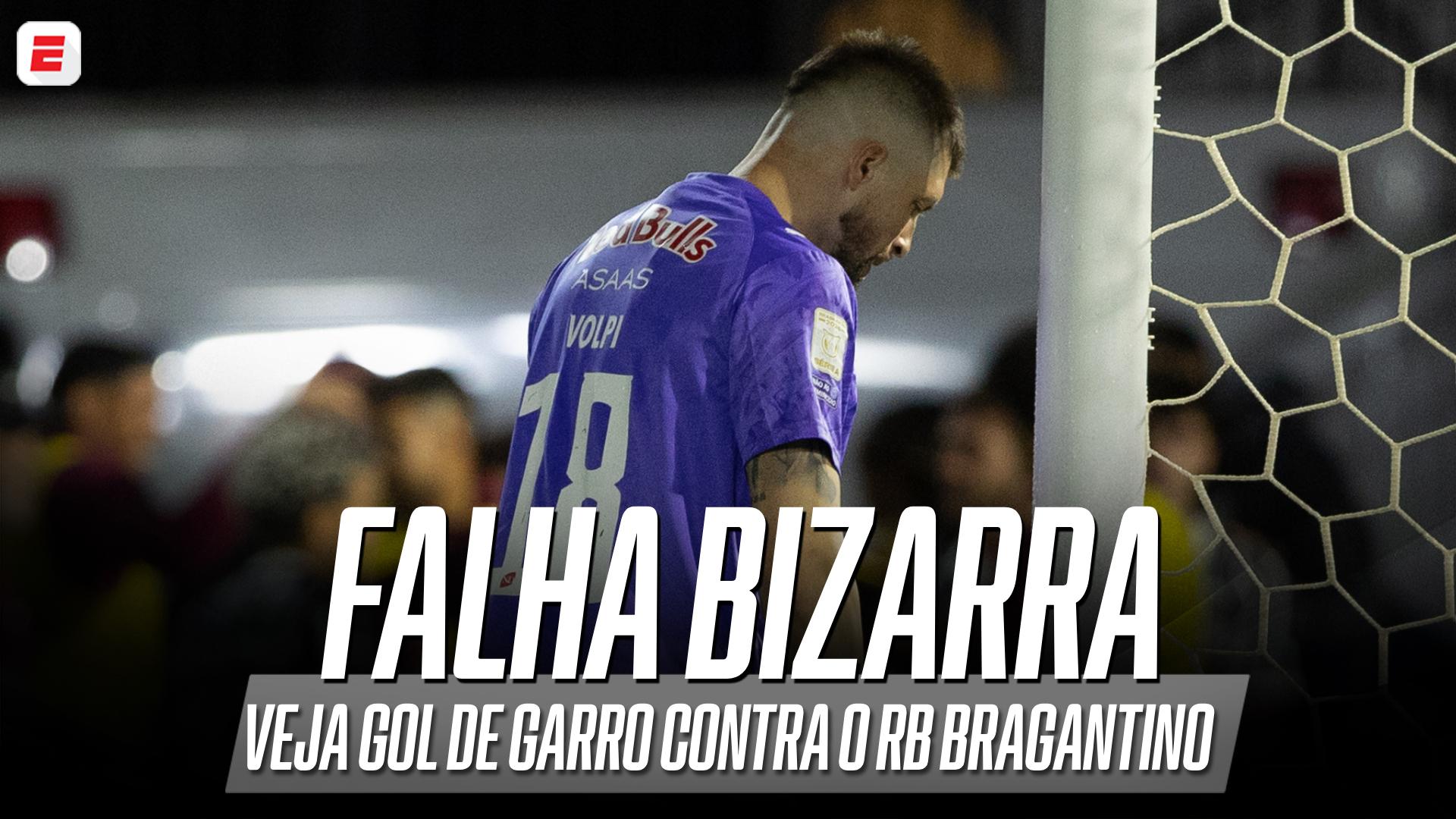 Garro aproveitou falha bizarra de Thiago Volpi para abrir o placar para o Corinthians contra o Red Bull Bragantino, pelo Brasileirão; VEJA lance