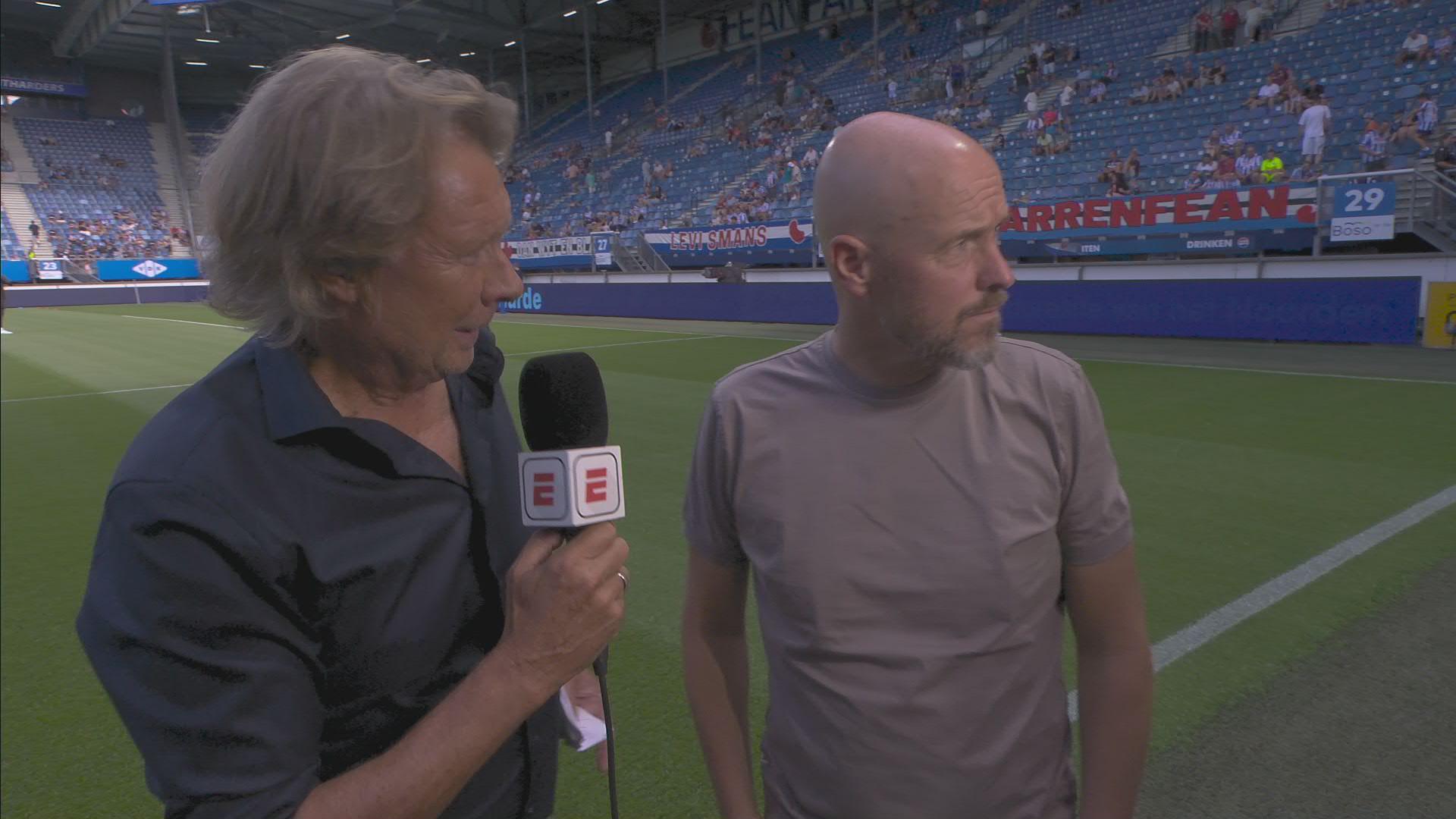 Ten Hag over samenwerking met Van den Brom: "Het is heel duidelijk dat mijn verantwoordelijkheid ophoudt bij de kleedkamer"