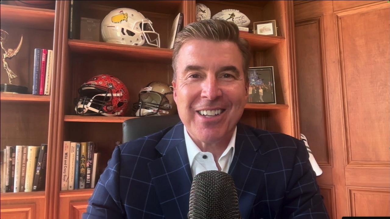 Rece Davis declares Chambliss the 'unofficial mayor of Oxford'