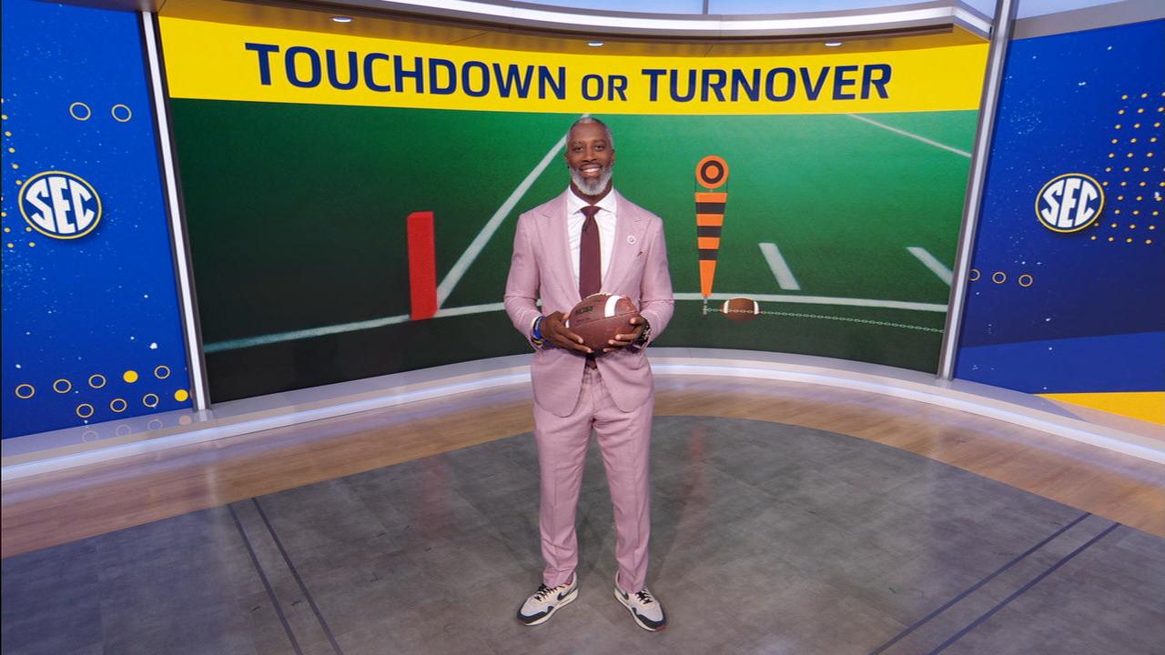 Roman Harper gives his take on top college football toss-up questions