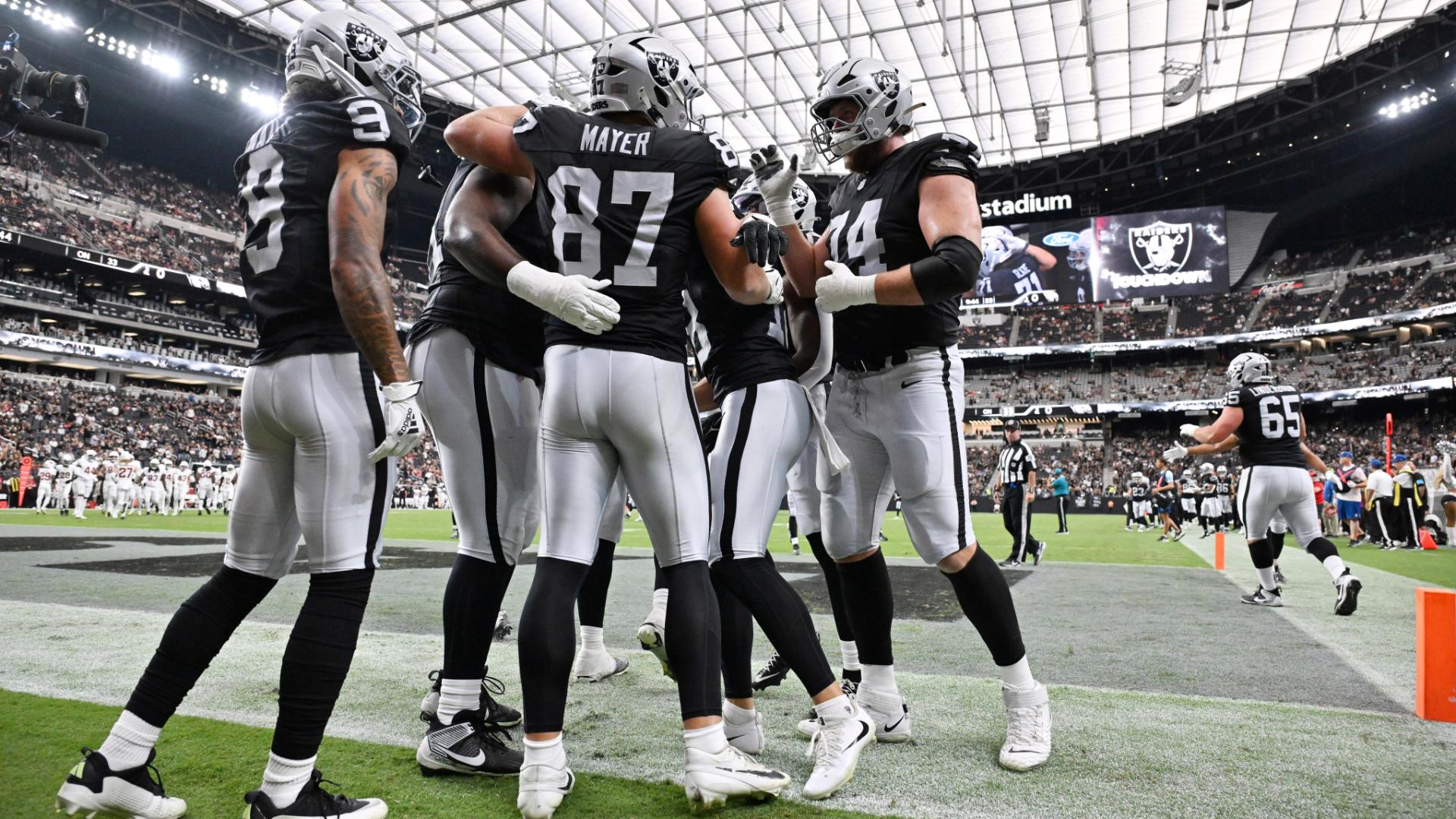 No. 1 pick Fernando Mendoza throws TD pass in preseason debut for Raiders in 27-14 loss to Cardinals