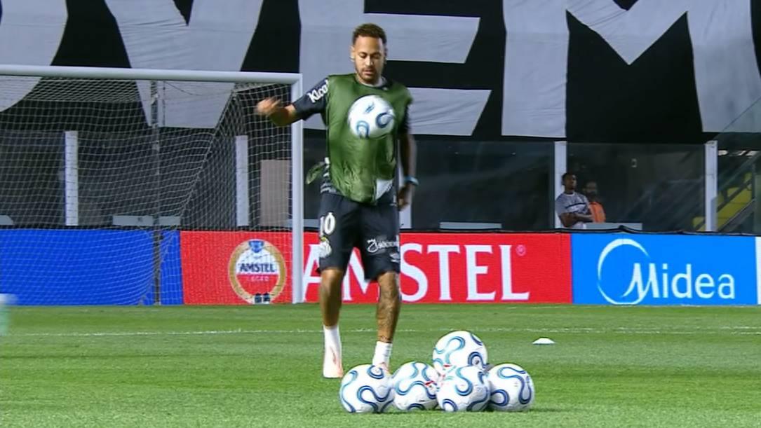 Neymar pronto para Santos x Macará! Camisa 10 mostra muita habilidade no aquecimento de duelo da Sul-Americana