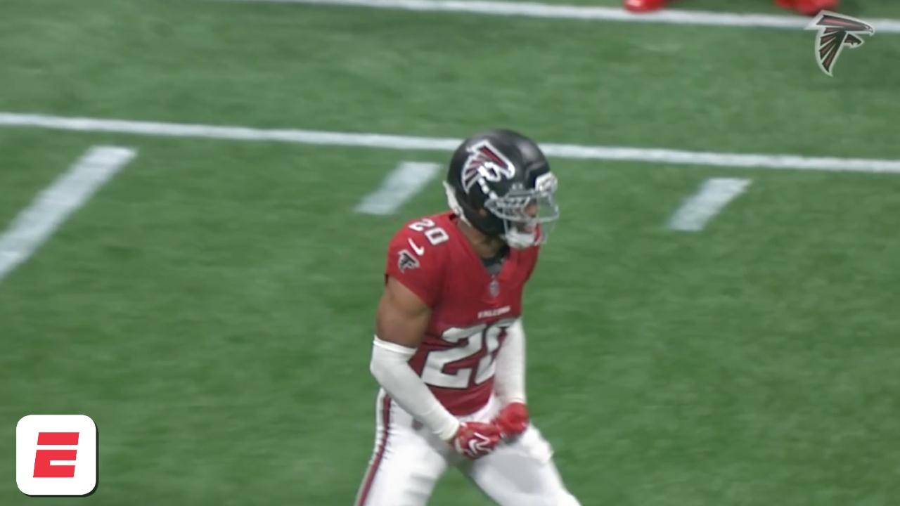 A.J. Woods detiene la jugada para pérdida de yardas