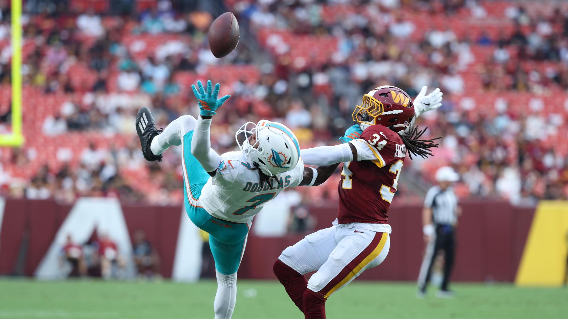 Dolphins' Malik Willis has impressive start, Marcus Mariota injured as Commanders win 20-7