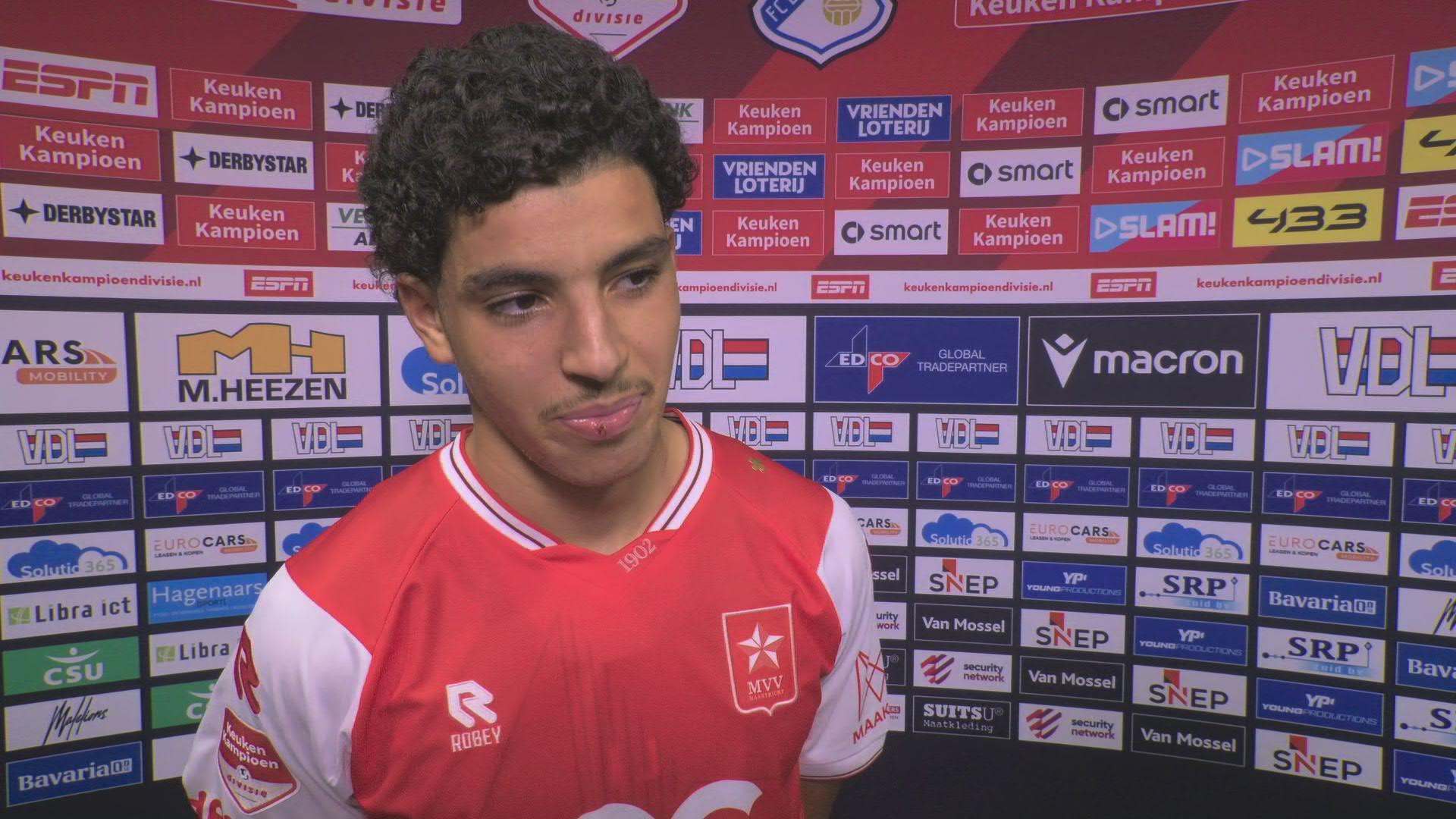 Lachende El Hamdaoui over familielid Mounir: "Straks bel ik hem op en gaan we nabespreken"