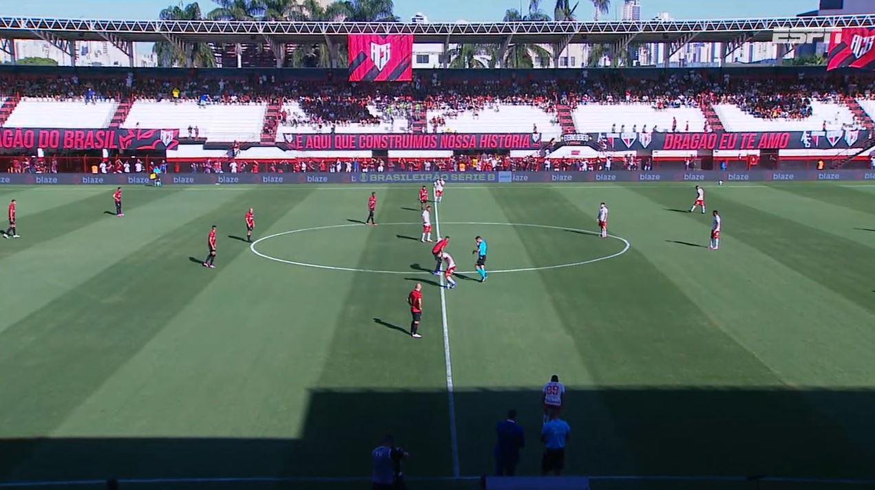 Começa o jogo! Atlético-GO e Vila Nova duelam em clássico pela Série B; ASSISTA