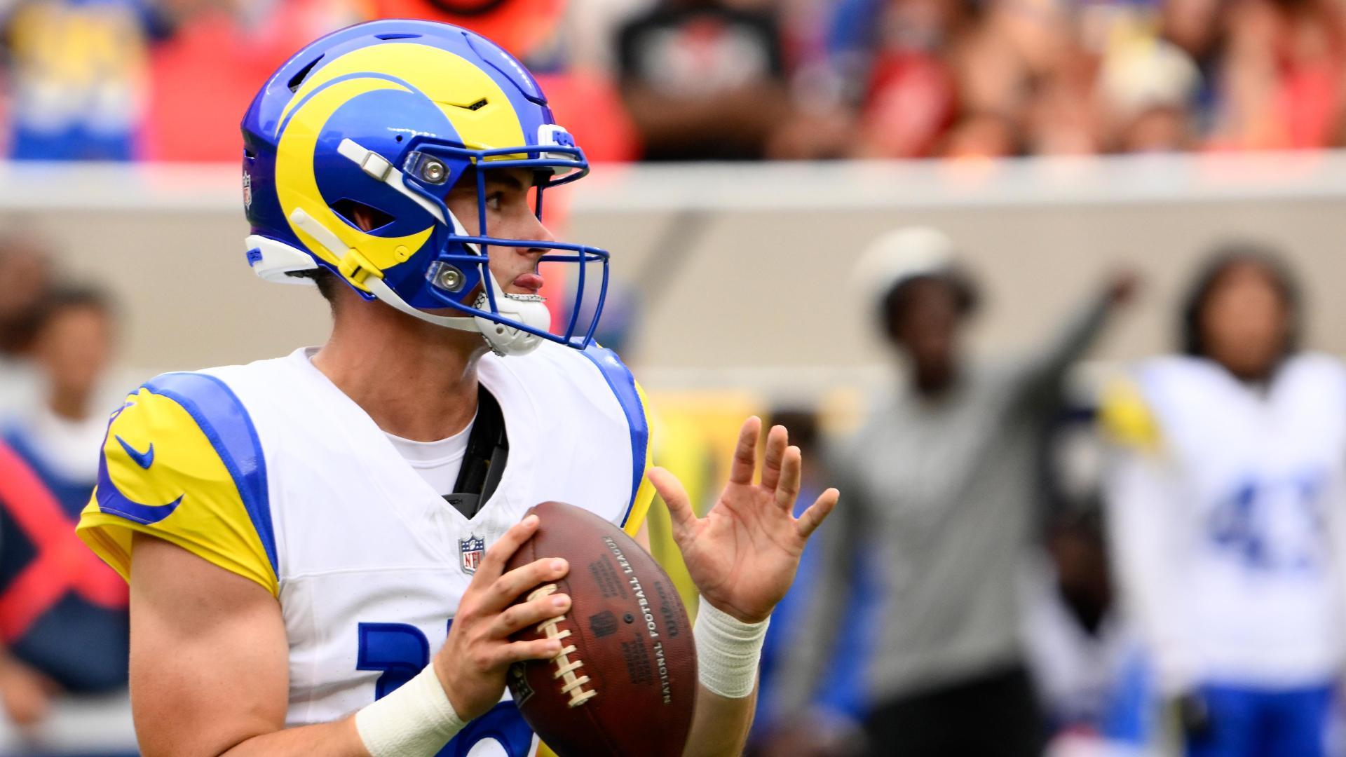 Ty Simpson conecta con Mark Redman en una gran jugada de 23 yardas