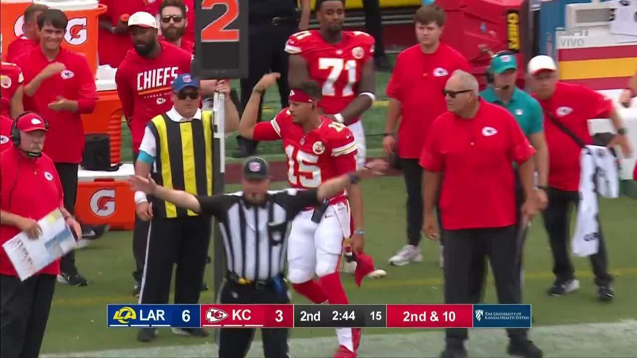 Explosiva reacción de Patrick Mahomes y Andy Reid en las laterales