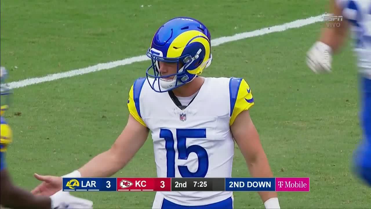 Jugada grande para Ty Simpson en su primer pase con los Rams