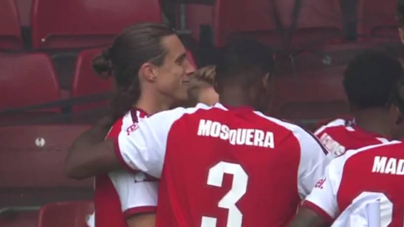 Gol do Arsenal! Calafiori recebe de Lewis-Skelly, toca na saída do goleiro e faz 1 a 0 no Manchester City