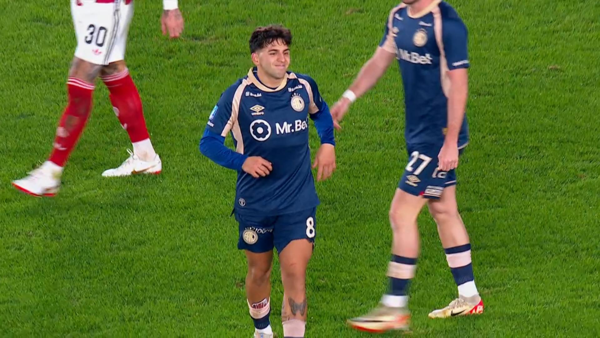 Un offside por centímetros: López Muñoz marcó, pero su gol no fue convalidado