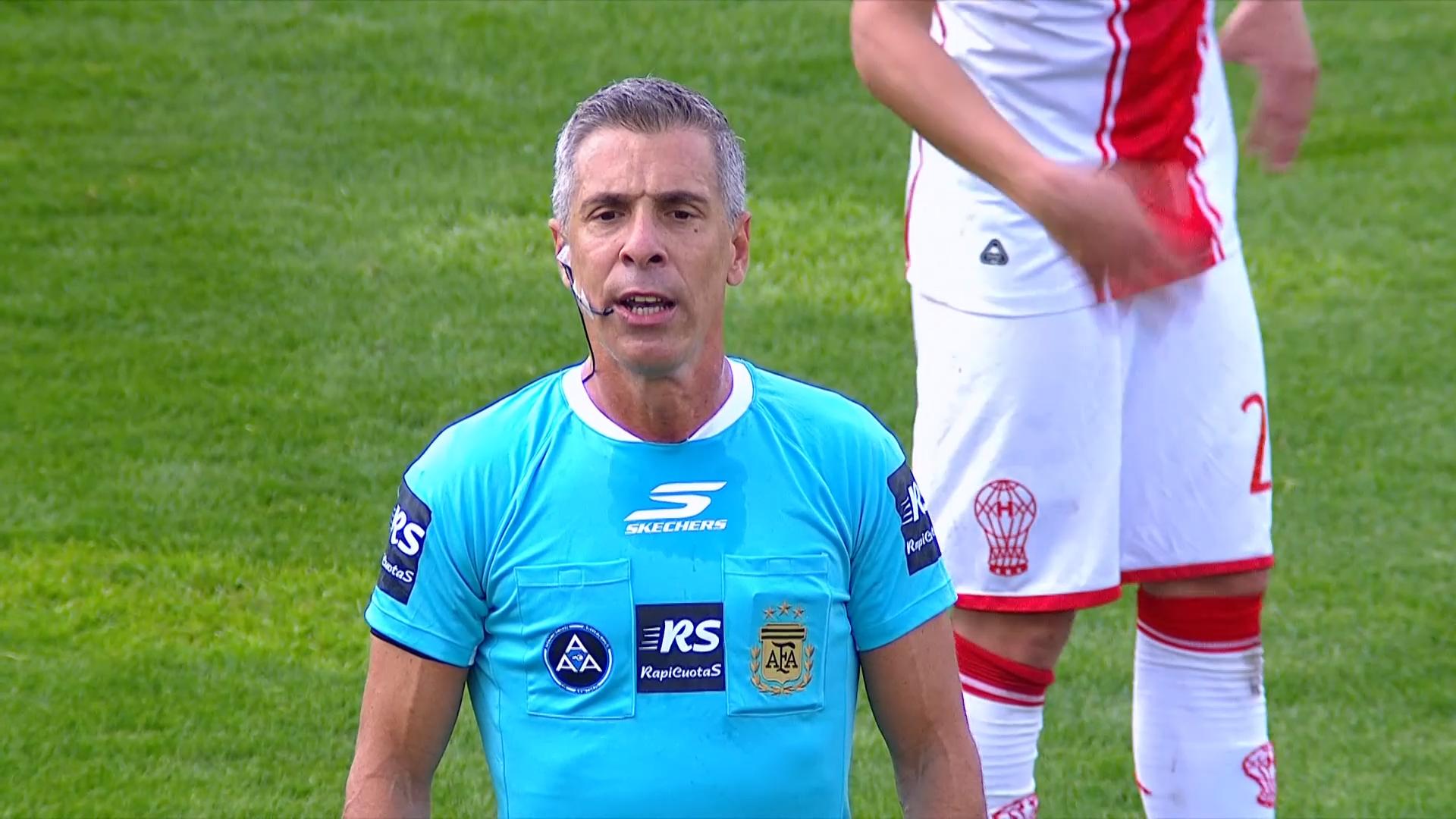 ¿Fue falta de Suárez? Revisión VAR y gol anulado a Sarmiento en Junín