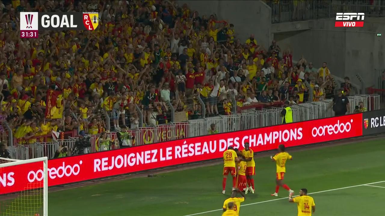 Thauvin entró por el segundo palo y clavó el 1-0 para Lens sobre PSG