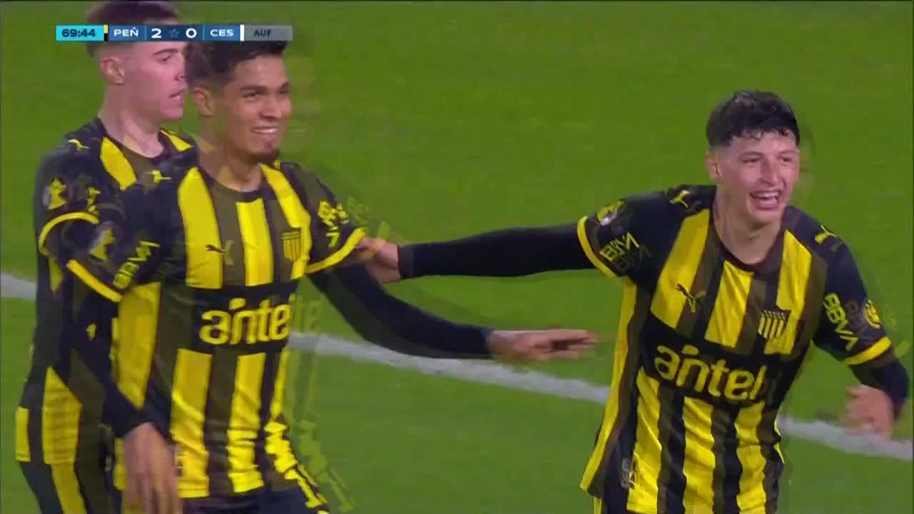 Con algo de fortuna, Peñarol estiró la ventaja