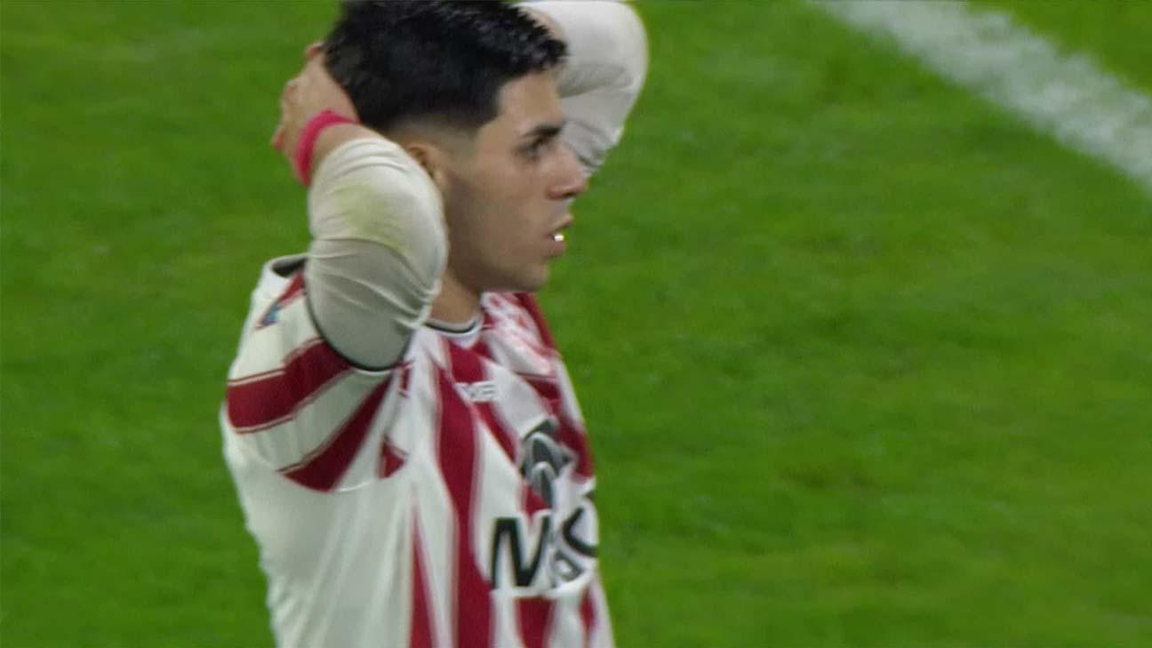 ¡Por poco! Luna frotó la lámpara, asustó a Aguerre y estuvo cerca del 1-0
