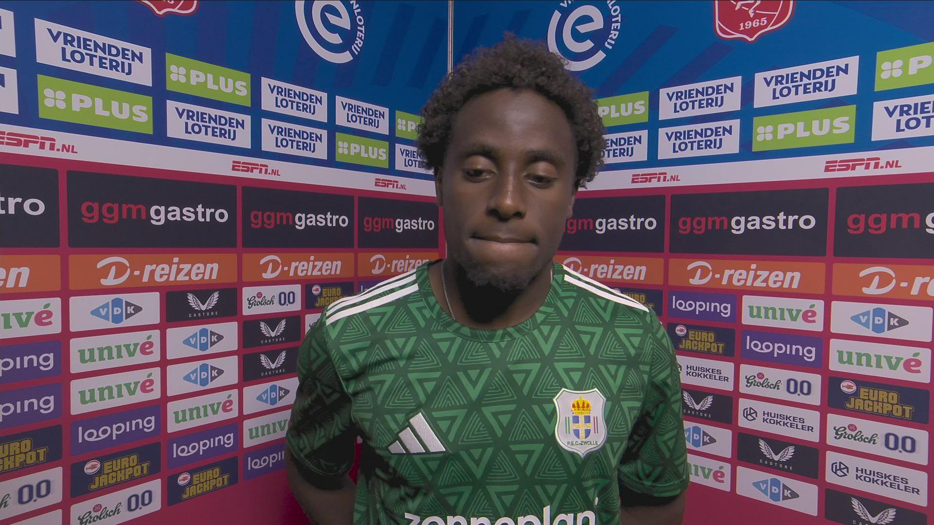 Mbayo over eigen doelpunt: "Dat is voetbal, ik moet het accepteren en doorgaan"