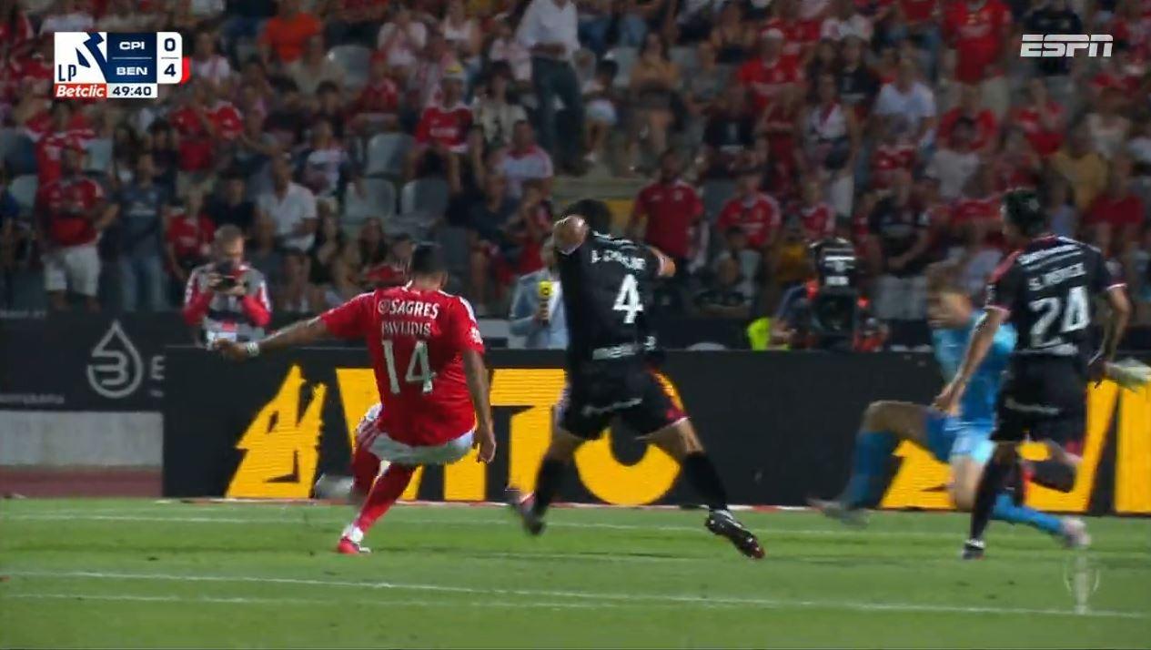 Virou passeio! Pavlidis marca o quarto gol do Benfica contra Casa Pia