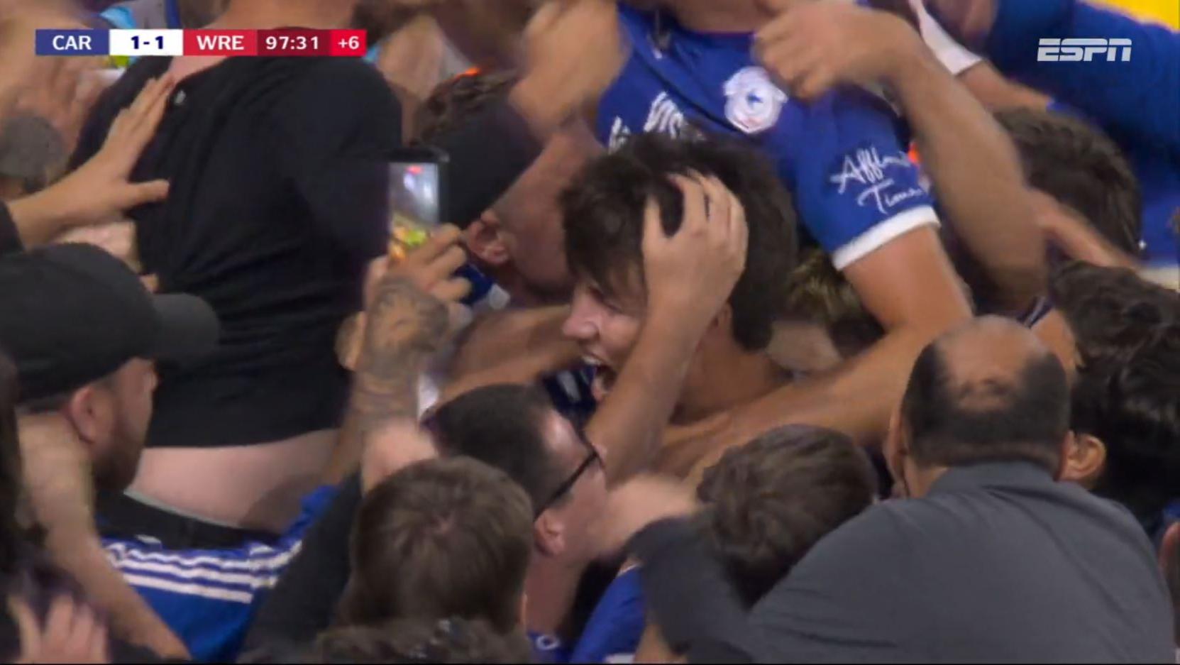 GOLAÇO DO CARDIFF NO ÚLTIMO LANCE! Rubin Colwill cobra falta com perfeição e empata contra o Wrexham