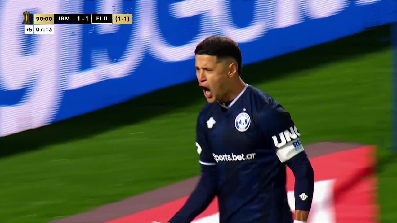 ¡Arce no dudó con el penal y le dio vida a Independiente Rivadavia!