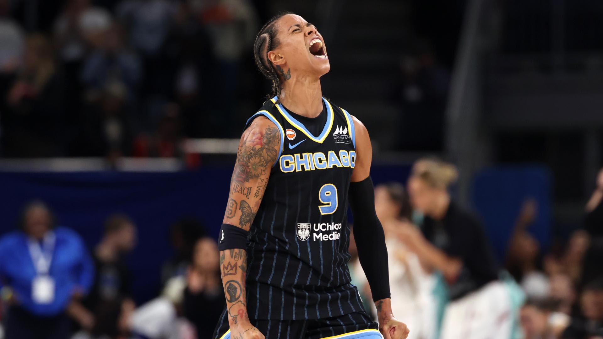 Cloud anota 35 puntos y Sky derrotan 93-86 a las Liberty