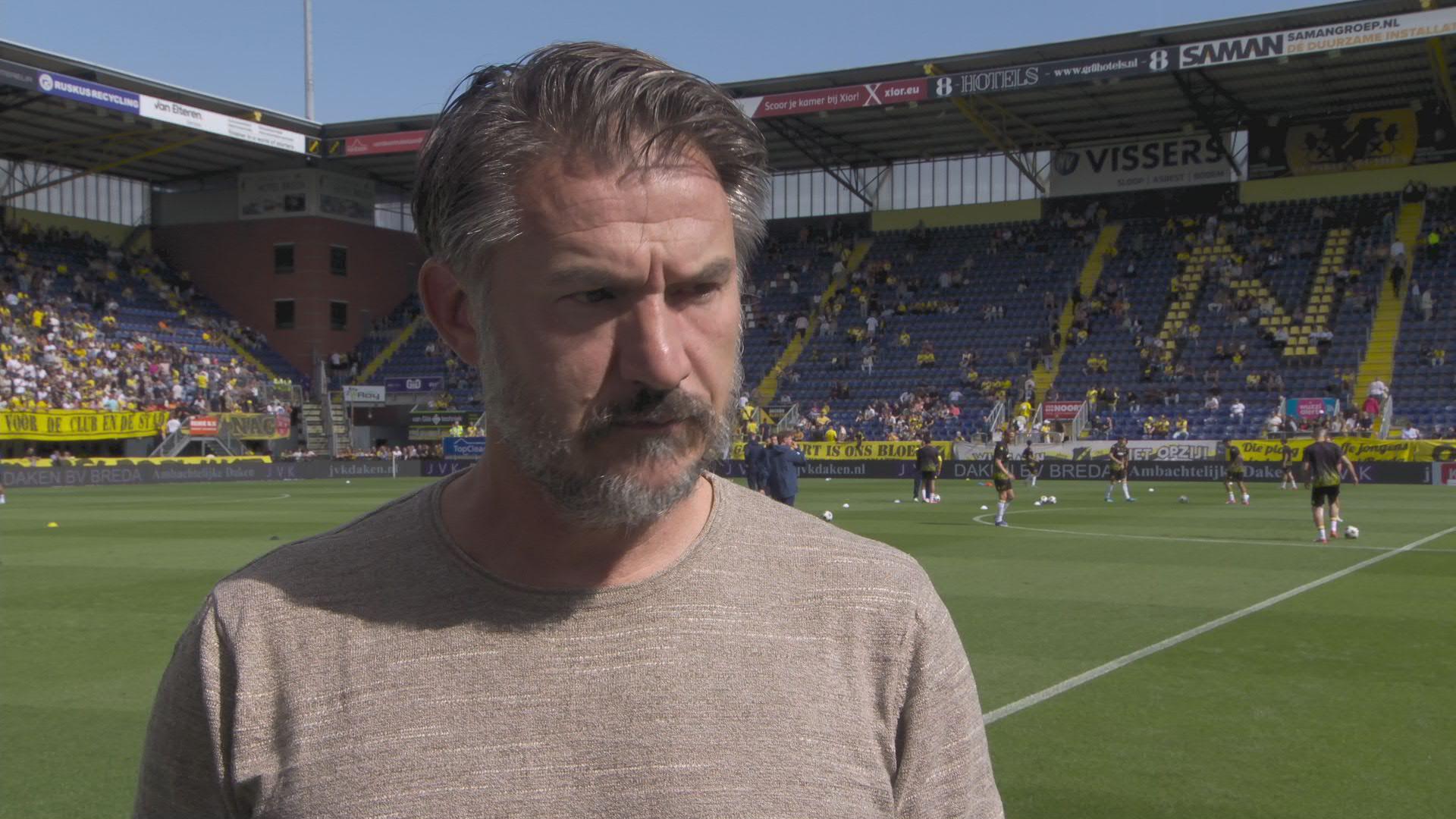 Hoefkens over situatie Sowah: "Ik hou er niet van als spelers zich boven het team plaatsen"