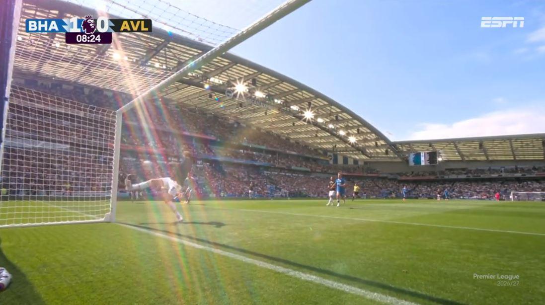 Gol do Brighton! Zagueiro do Aston Villa, Lindelöf marca gol contra; VEJA