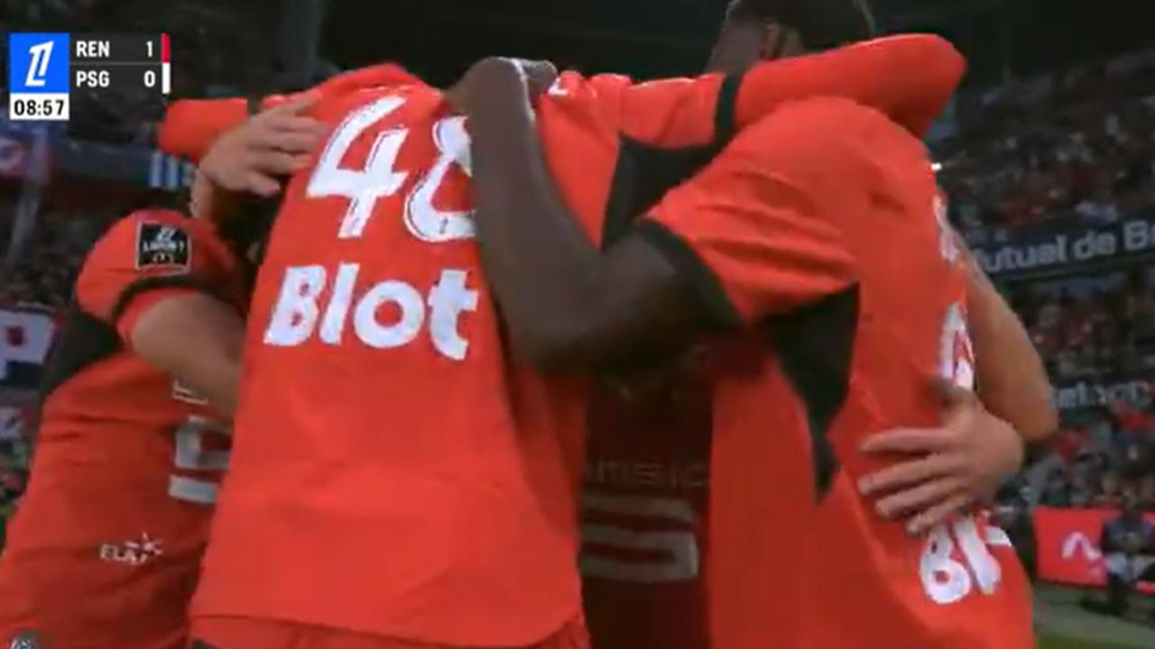 ¡Golazo de Szymanski para el 1 a 0 de Rennes!