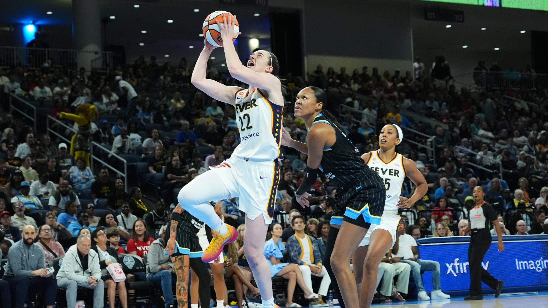 Caitlin Clark fija marca personal con 8 triples y anota 37 puntos en victoria del Fever