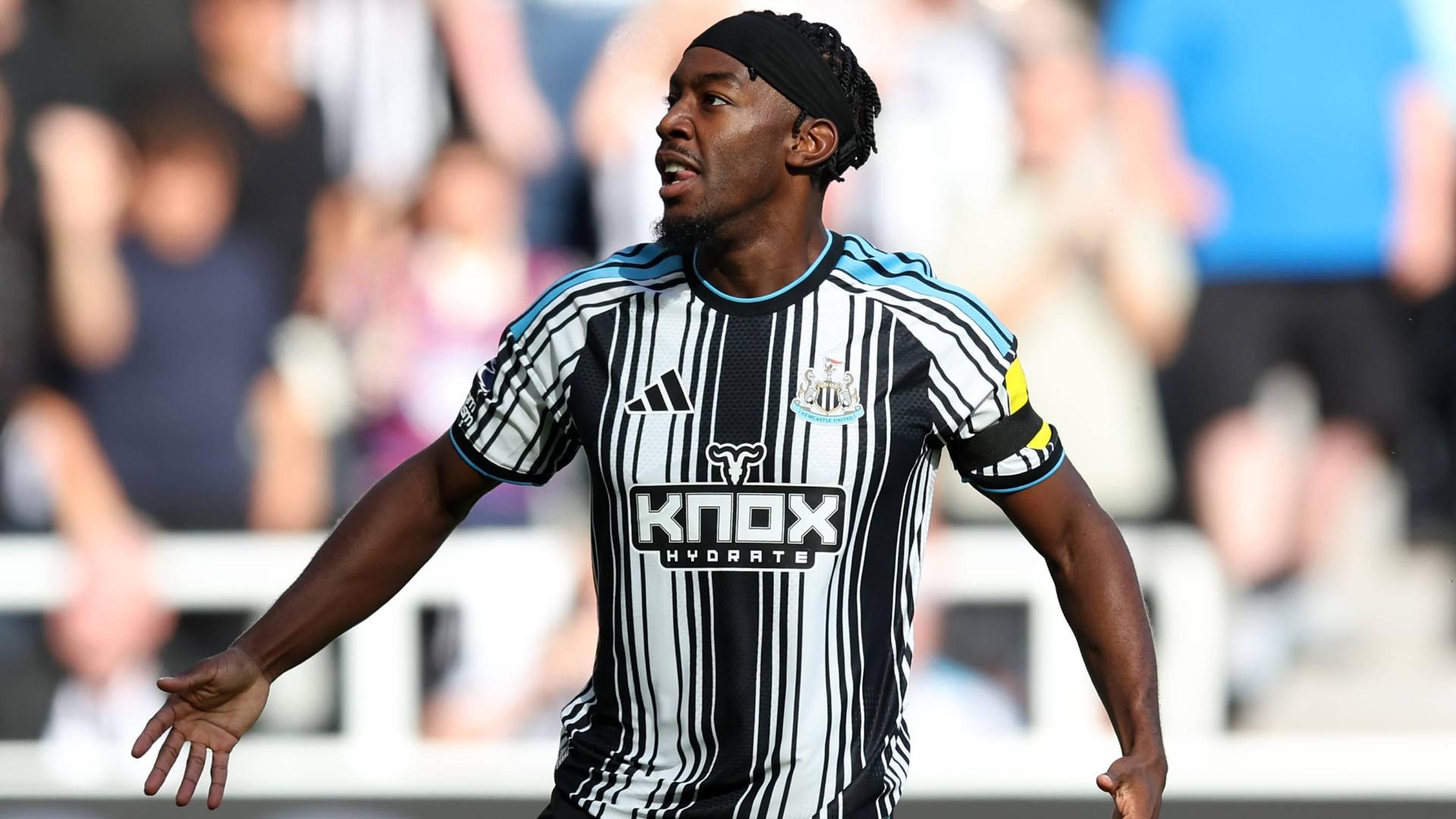 Gol do Newcastle! Elanga abre o placar contra o Liverpool em menos de 5 minutos após contra-ataque fatal