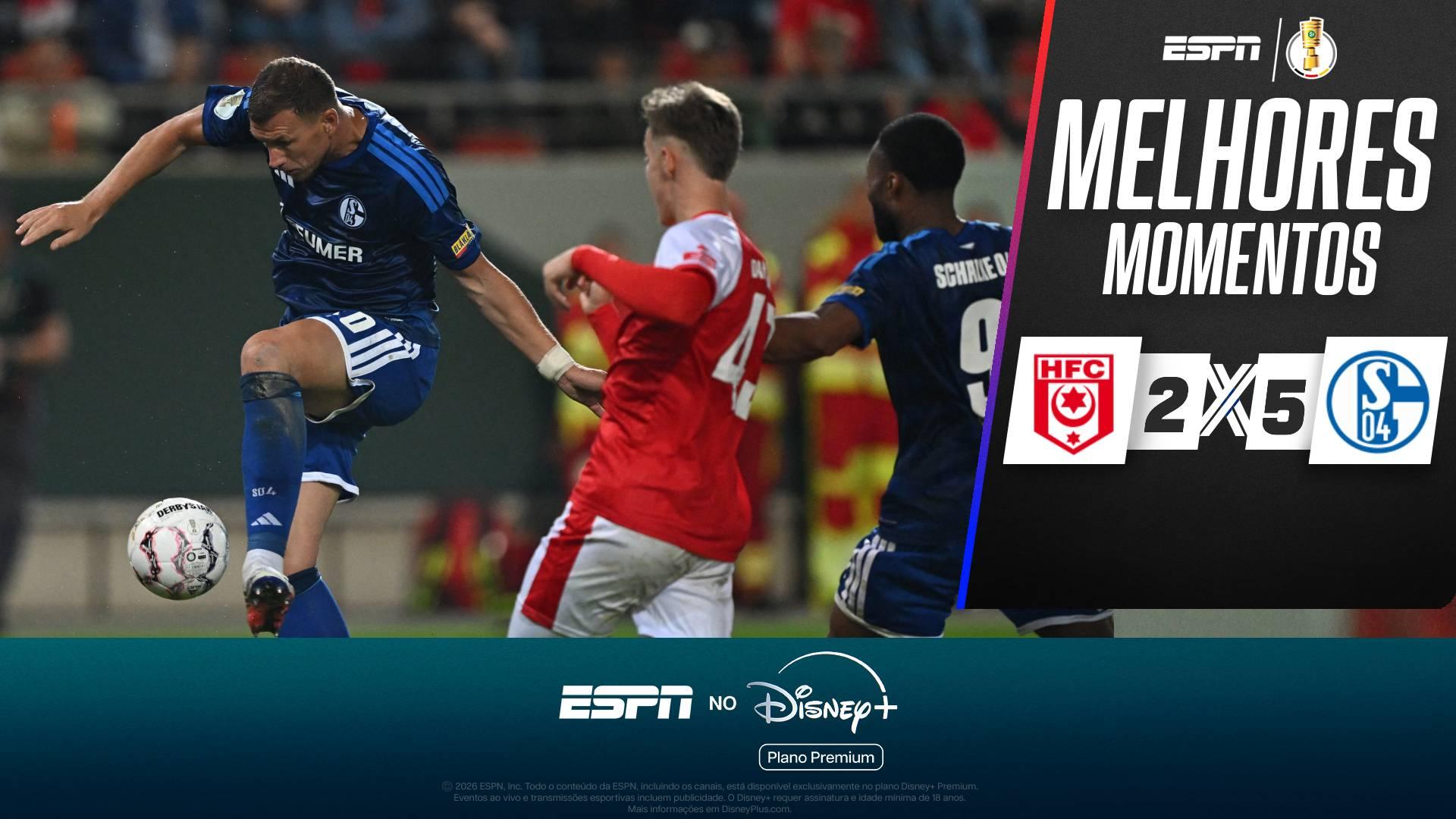 Veterano Dzeko brilha, Schalke 04 arranca virada e elimina Hallescher da Copa da Alemanha; melhores momentos
