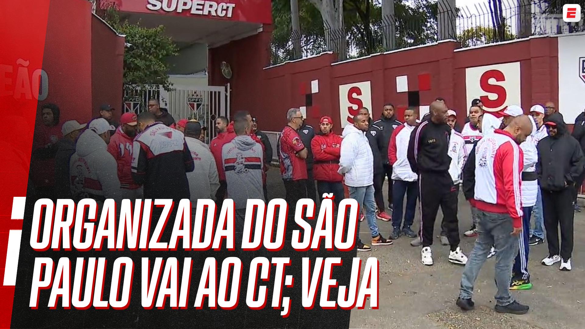 Organizada do São Paulo se reúne com jogadores e diretoria no CT após derrota para a Chapecoense no Brasileirão