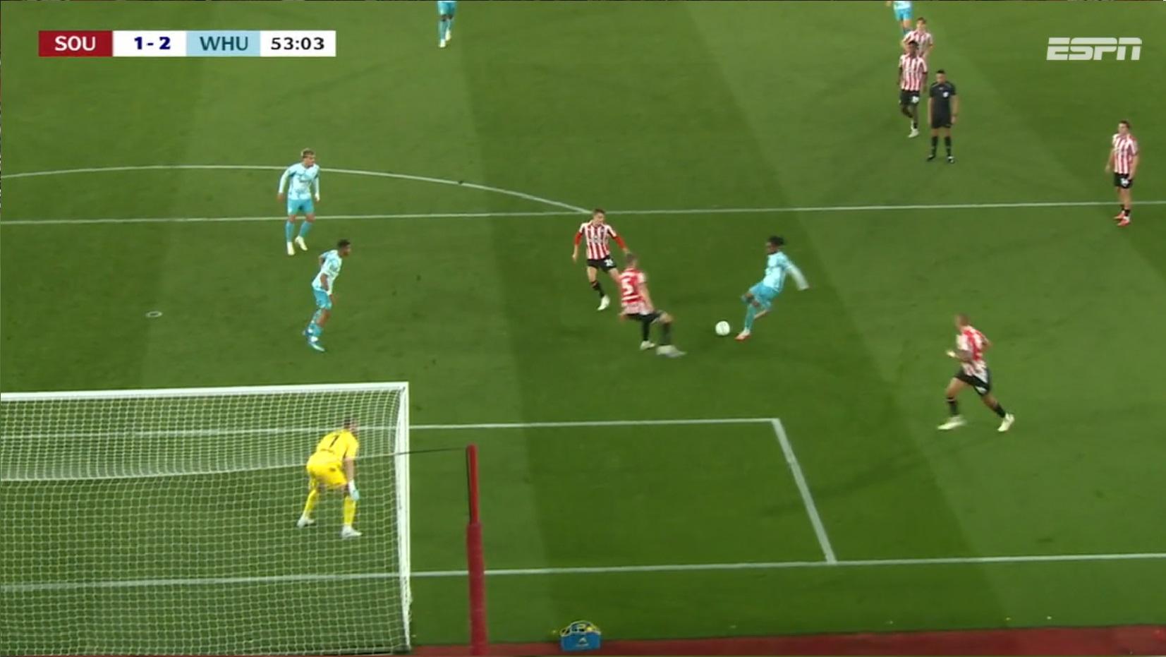 Virada do West Ham! Ayala marca o segundo no jogo após 'apagão' na defesa do Southampton; VEJA