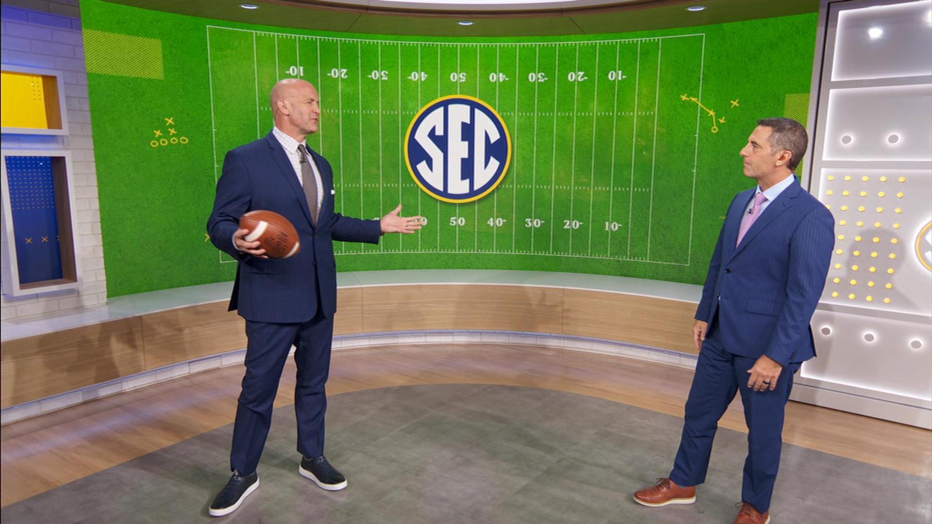 Class is in session: Cole Cubelic teaches keys to a dominant O-line