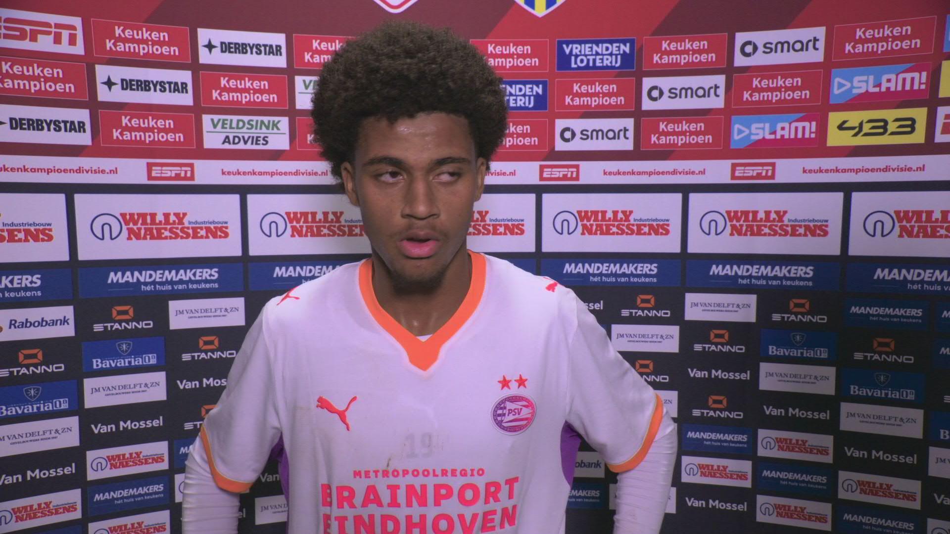 Jones scoort schitterende chip: "Hij was wel vies"