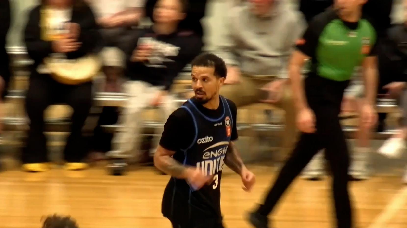 Anthony scores 27 points in his Melbourne United debut