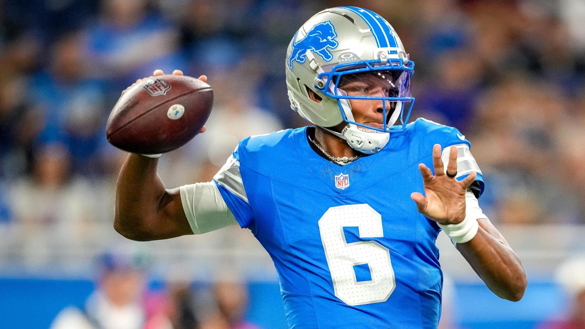 Dobbs makes his case to be Goff's backup by taking Lions on 3 TD drives in 25-16 win over Colts