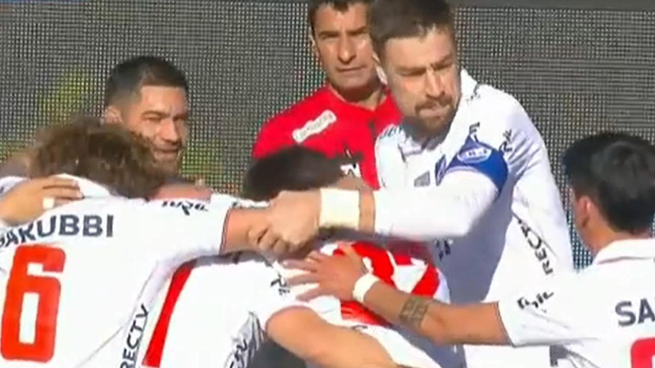 ¡Golazo de taco de Calvo para abrir el marcador de Nacional!