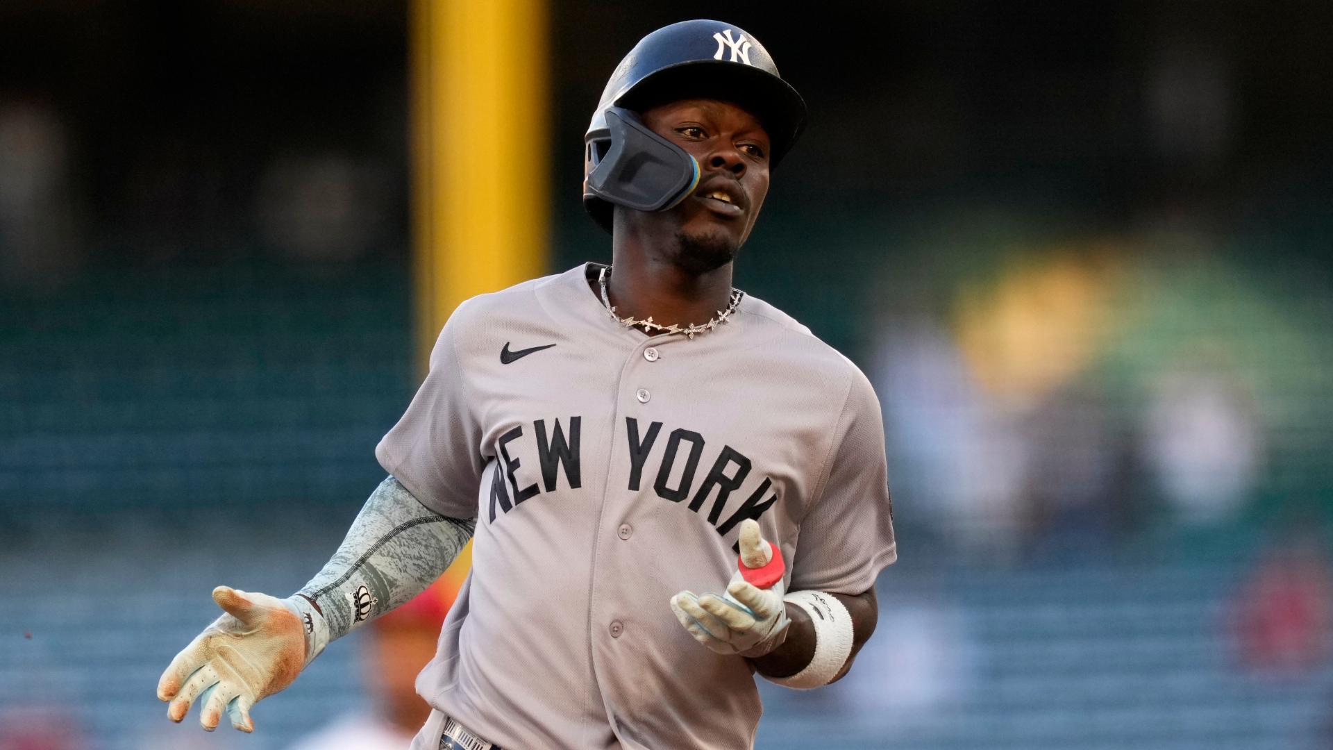 Jones and Chisholm Jr. crush back-to-back homers in top of 1st inning