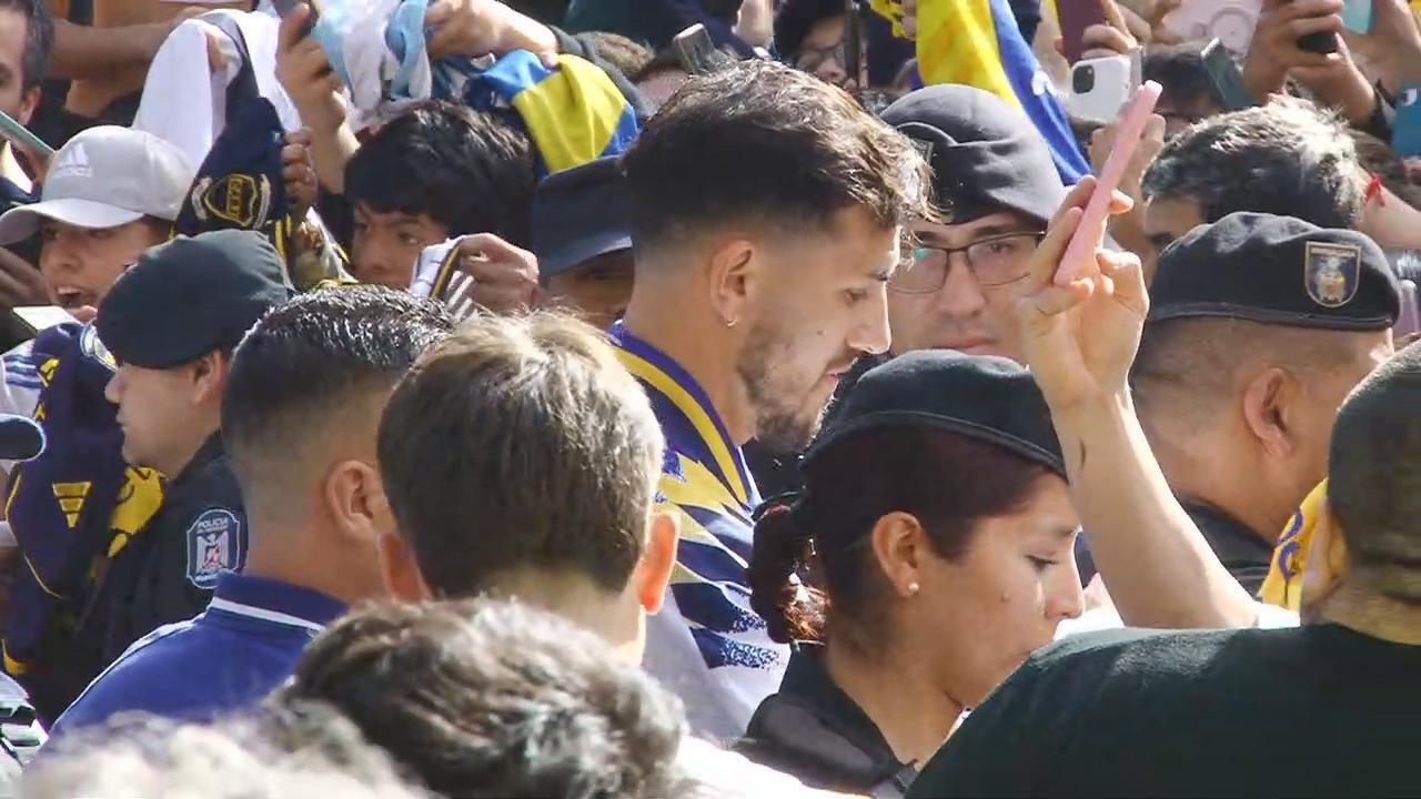 ¡Locura Xeneize en Mendoza por la llegada del plantel de Boca!