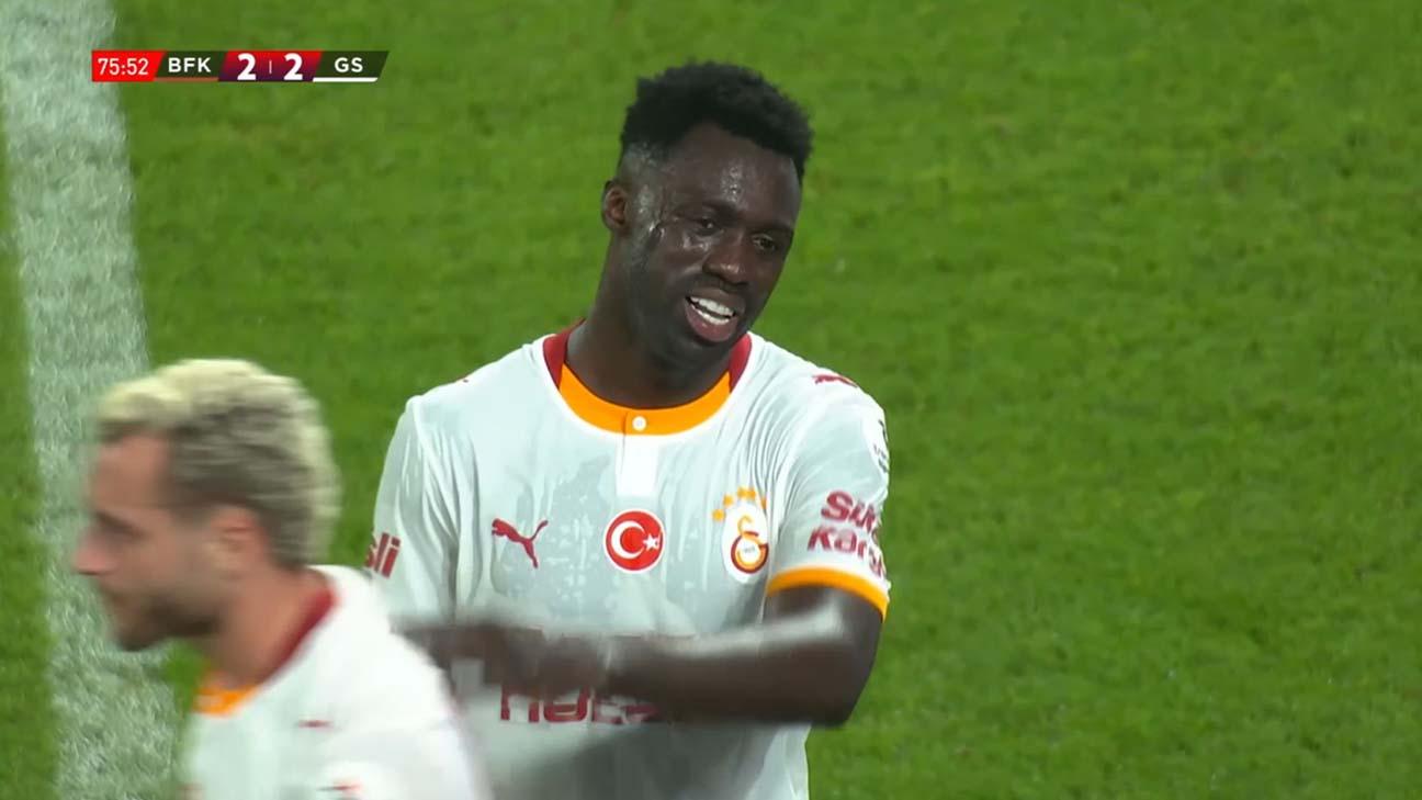 ¿Qué pasó? Davinson Sánchez calculó mal e Istanbul selló el empate