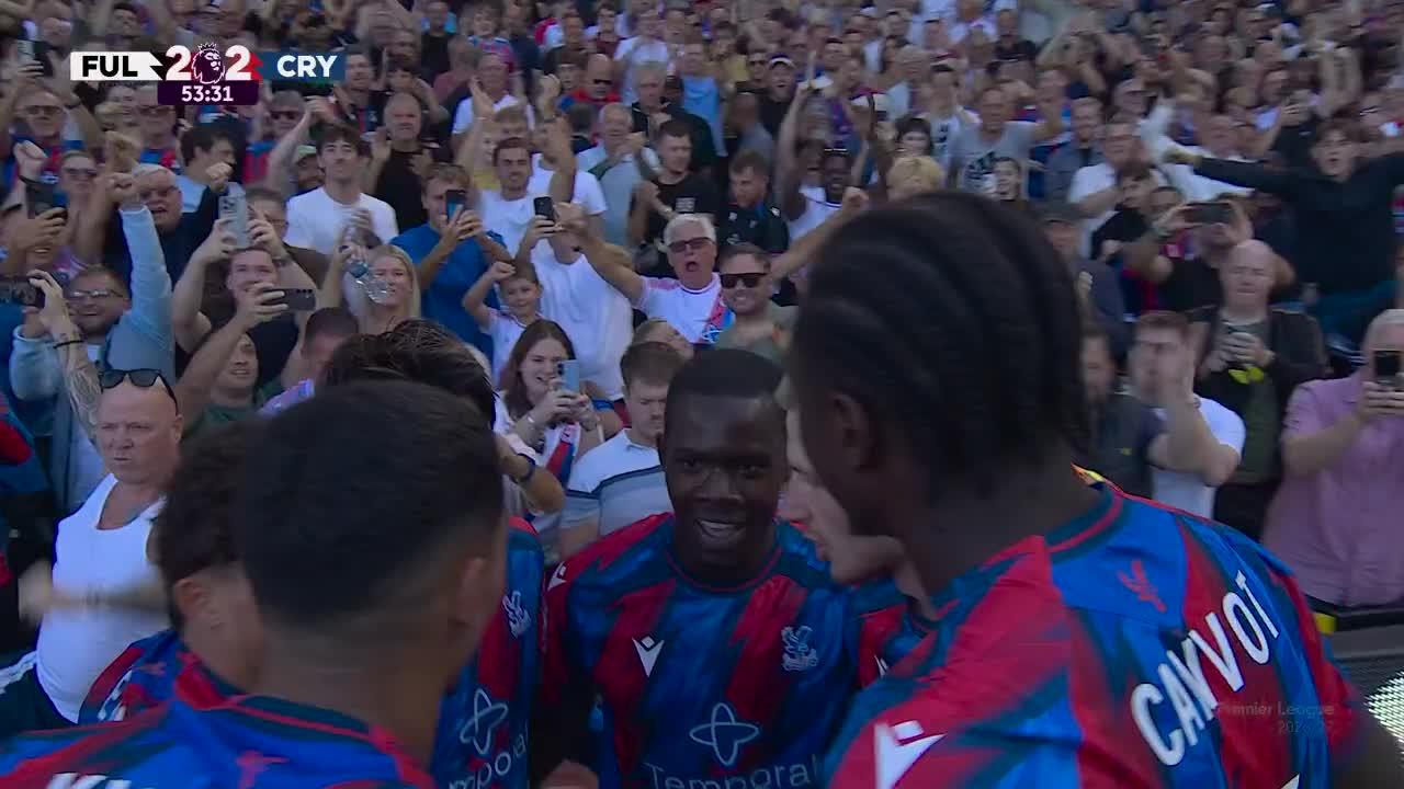 Fortuito gol de Mitchell para poner el 2-2 ante Fulham