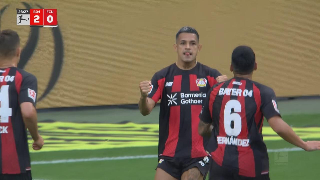 ¡Gol de Facundo Medina para el 2-0 del Bayer Leverkusen!