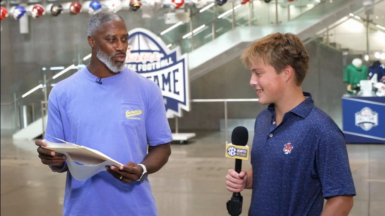 Fansville: Roman Harper quizzes fans on CFB Hall of Fame knowledge